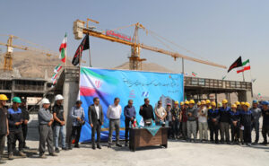 مراسم پایان اجرای سازه اسکلت در پروژه مسکونی نارنجستان ۳ برگزار شد